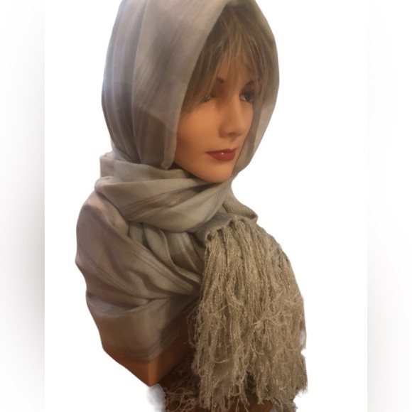 NWT Vince Camuto Large Blanket Scarf Wrap Tan Plaid W/Fringe Winter Cozy - Picture 2 of 8